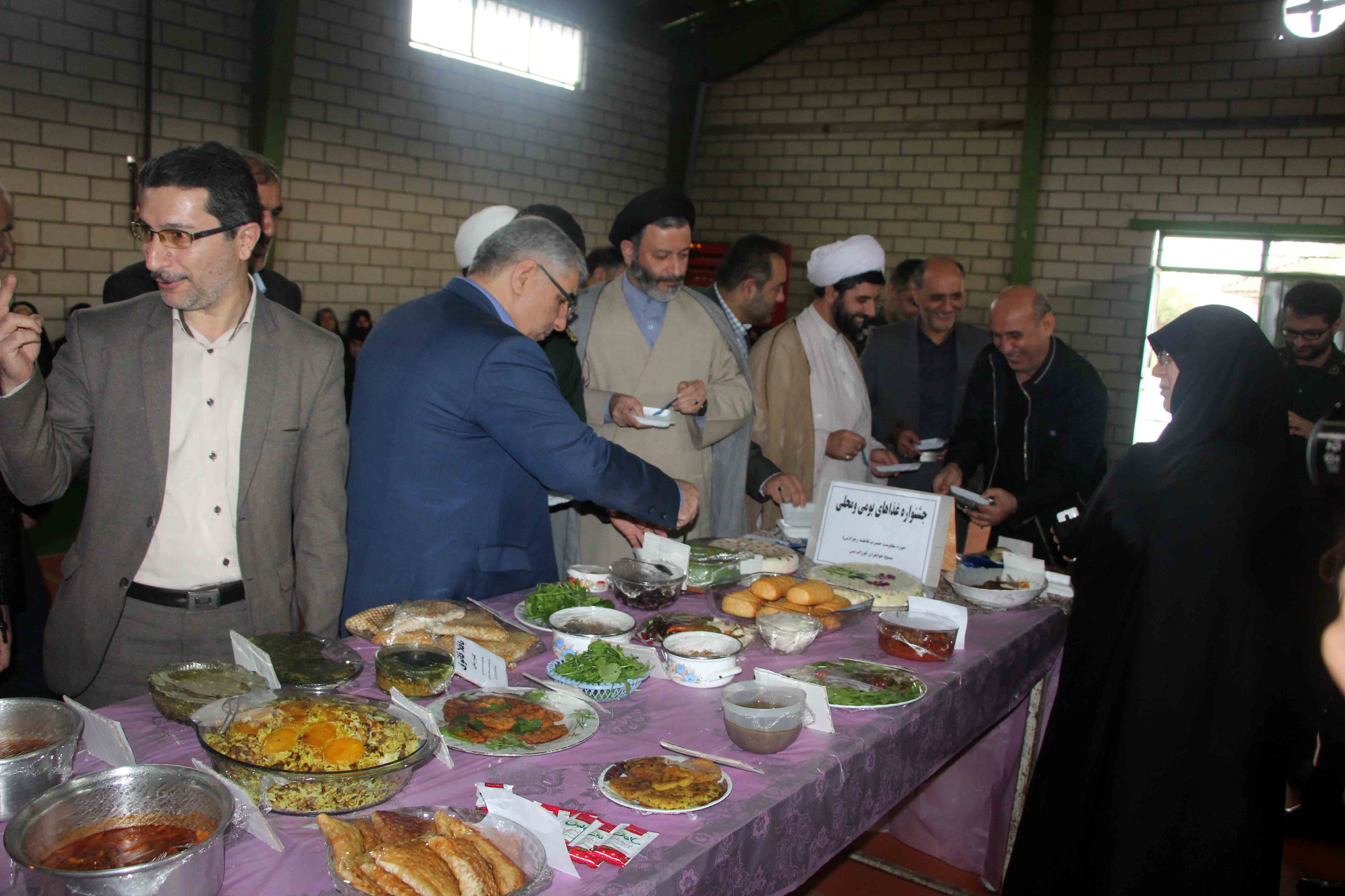 برگزاری جشنواره غذای بومی و محلی در حوزه فاطمه الزهرا (س) گوراب پس فومن+تصاویر