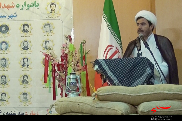 ملت ایران در ادامه دفاع مقدس هشت ساله قرار دارند/ اتکای شهداء به خداوند است نه شرق و غرب