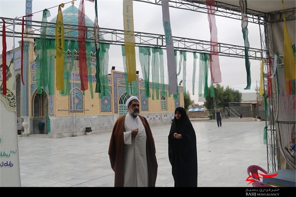 برپایی نمایشگاه «امتداد لاله ها» به مناسبت هفته بسیج در آستان امامزاده سید علی (ع)