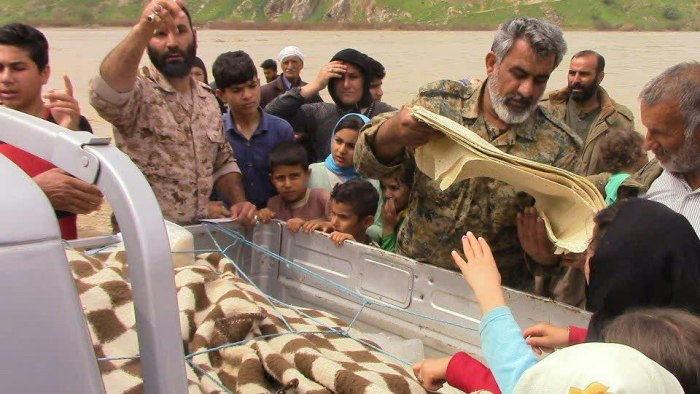 امداد رسانی سپاه ناحیه سیروان به مردم  روستای چم شیر
