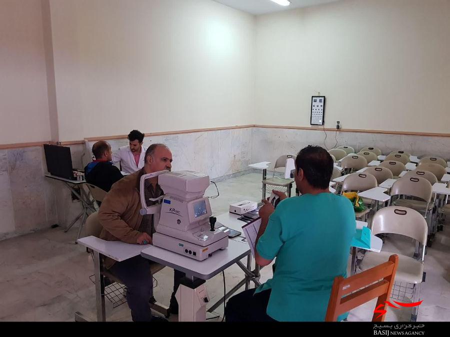 طرح ویزیت رایگان چشم پزشکی در شهرستان ساوجبلاغ اجرا شد