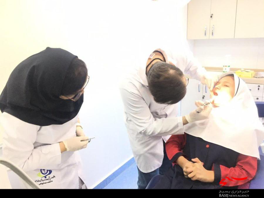 ارائه خدمات دندانپزشکی رایگان به ساکنین شهرک نهال و بذر محمدشهر