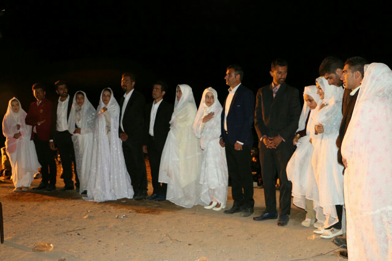 گزارش تصویری ازدواج ۷ زوج جوان در روستای سیل‌زده چم‌مهر