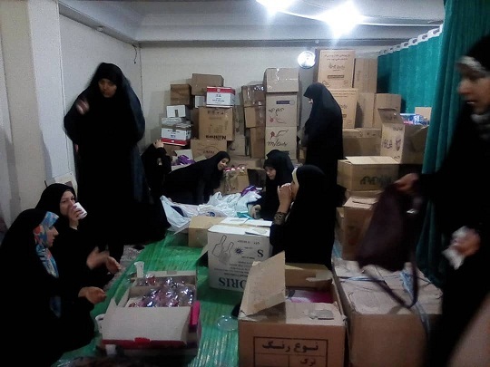 کمک های مردمی سازمان بسیج خواهران سپاه تهران بزرگ به سیل زدگان کشور