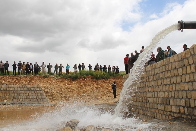 پروژه آبرسانی به مزارع روستای ملک آباد شهرستان ملکشاهی افتتاح شد
