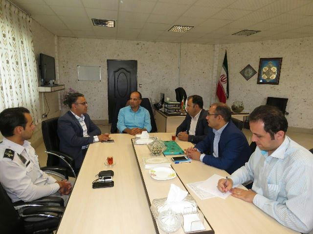 جلسه بررسی مشکلات حوزه منابع طبیعی فراهان برگزار شد جلسه بررسی مشکلات حوزه منابع طبیعی فراهان برگزار شد
