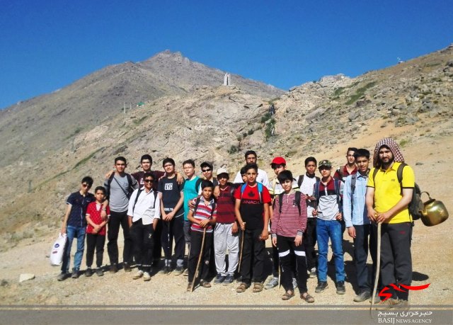 دانش‌آموزان انجمن اسلامی استان همدان به میدان میشان صعود کردند