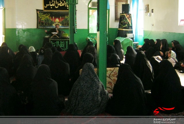 برگزاری نشست‌های مقابله با آسیب‌های اجتماعی در حوزه حضرت معصومه(س) صالح‌آباد