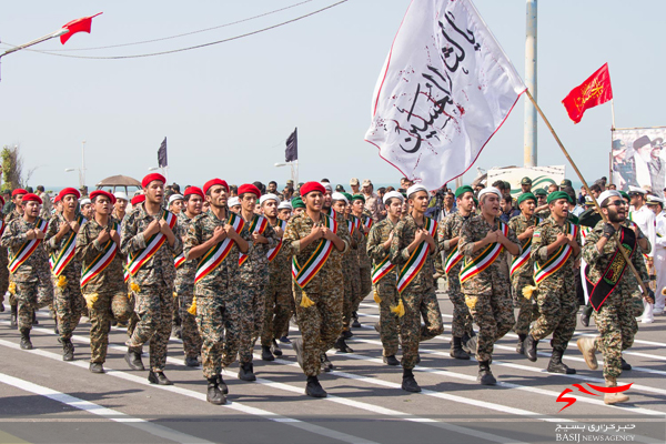 رژه بزرگ اقتدار نیروهای مسلح در بوشهر برگزار شد
