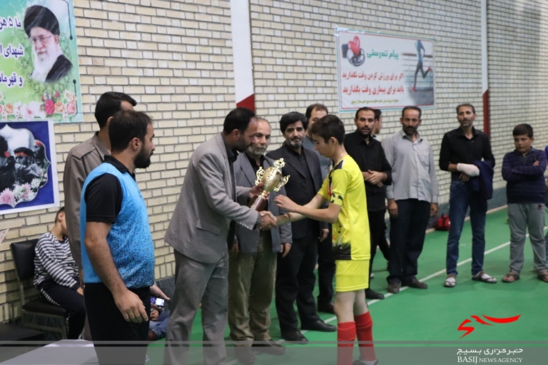 برگزاری مسابقه فوتسال چند جانبه بین پایگاه های بسیج اردبیل