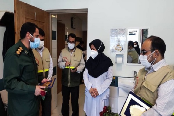 از پزشکان و کادر درمان گروه جهادی سفیران سلامت جهرم تقدیر شد