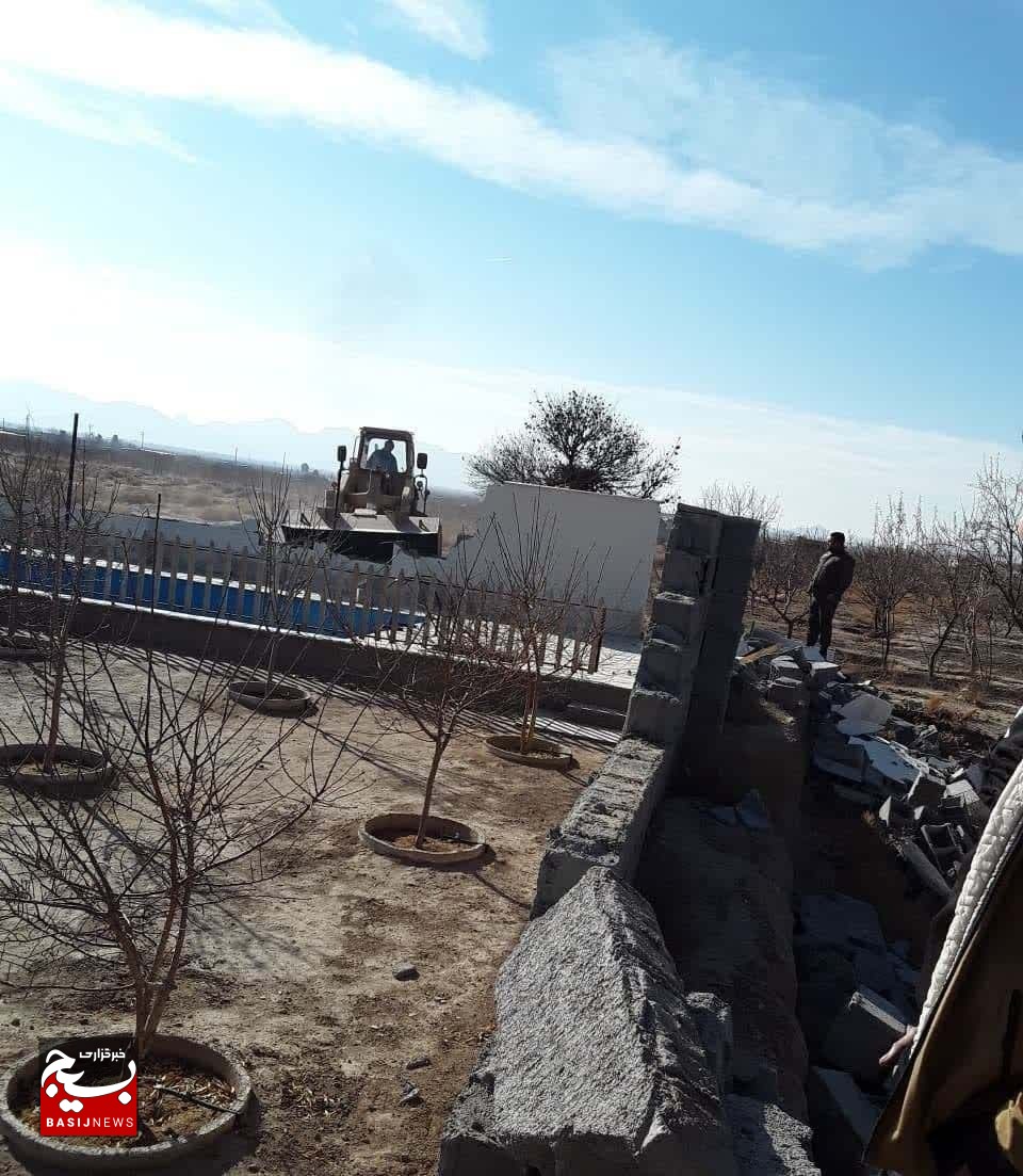 عملیات قلع و قمع بنا‌های غیر مجاز در اراضی کشاورزی شهرستان شاهرود