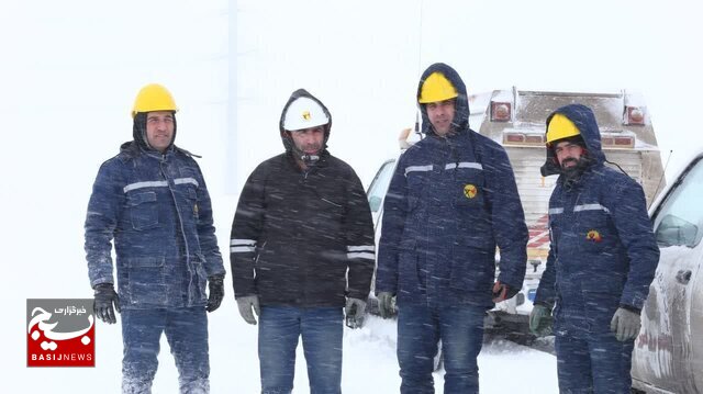 تلاش ۵۲ اکیپ عملیاتی برای مقابله با بحران برف به نتیجه نشست