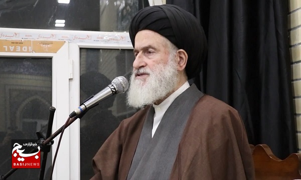 امام خمینی (ره) با انقلاب اسلامی برای مسلمانان جهان هویت ایجاد کرد