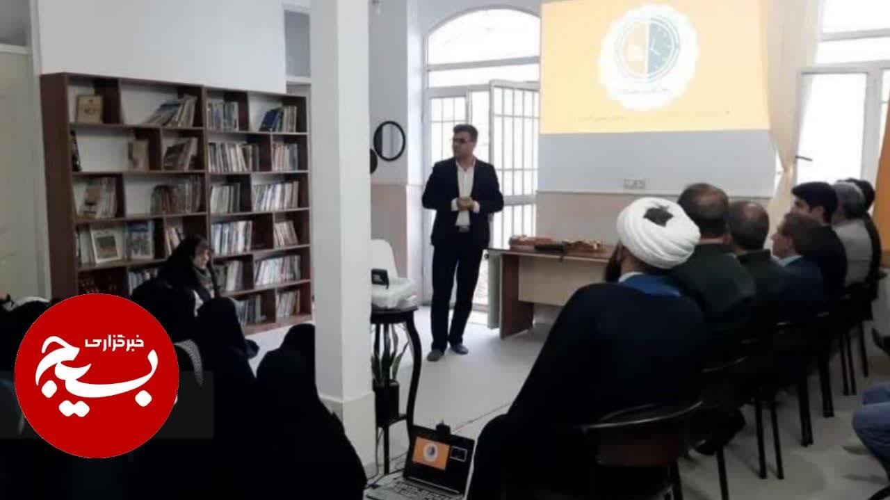 افتتاح اولین کافه کتاب روستایی در روستای ورجان قم