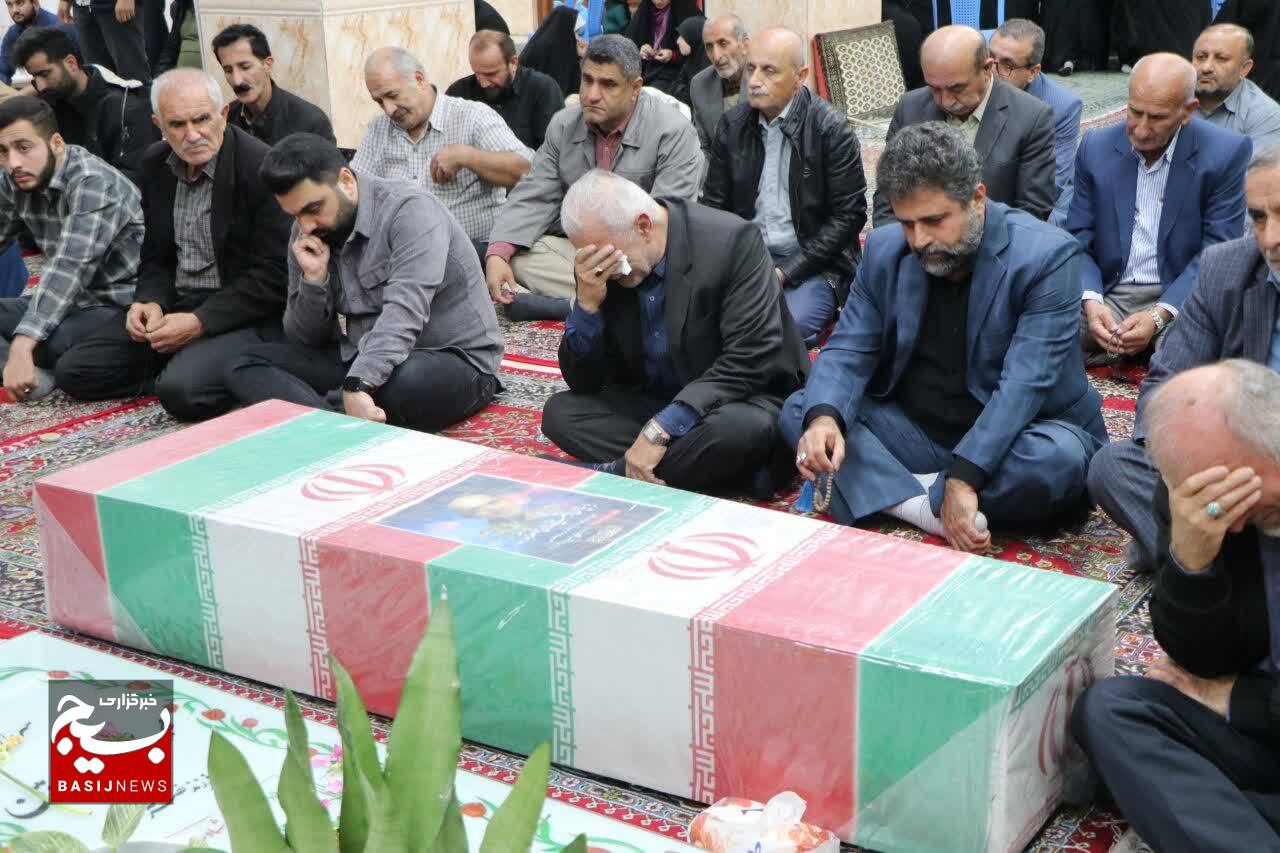مراسم وداع با شهید تازه تفحص شده مدافع حرم شهید محمدرضا یعقوبی در مسجد طالب زاده رودسر