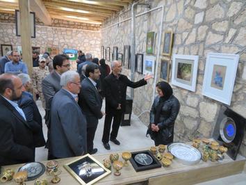 آیین گشایش نمایشگاه آثار تجسمی هنرمندان شهرستان نطنز در هنرسرای قلم برگزار شد