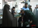 دیدار فرمانده سپاه آذربایجان شرقی با مادر شهیدان کشاورز 