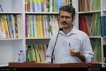 اقای احسان احمدی خاوه نویسنده کتاب خاکستر ققنوس
