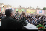 نواختن زنگ ایثار و شهادت در مدرسه پسرانه 14 خرداد زاهدان با حضور معاون هماهنگ کننده سپاه سلمان سیستان و بلوچستان