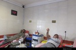 خبرنگاران بسیجی به مناسبت هفته بسیج خون خود را به بیماران نیازمند فرآورده های خونی اهدا کردند