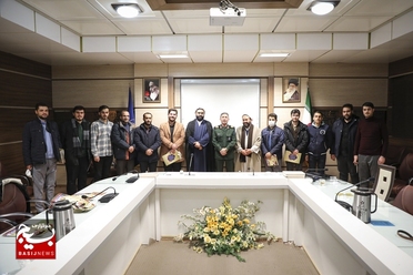 نشست صمیمی فرمانده سپاه استان اردبیل با دانشجویان و فعالان بسیج دانشجویی استان