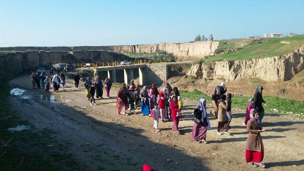 روستای آق‎آباد شهرستان گنبد کاووس خود جوش به صحنه راهپیمایی 22 بهمن آمدند