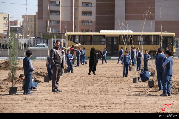 جشن بزرگ درختکاری در شهر پردیسان برگزار شد