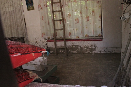 گرد غم بر چهره اهالی روستای سیجان/ سیل خانه و زندگی ام را با خود برد