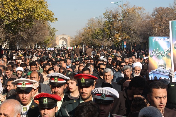 شهدا جان خود را فدا کردند، تا ما امنیت داشته باشیم