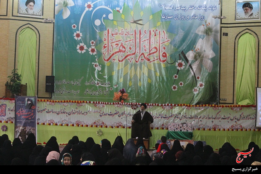 دفاع از ولایت مهمترین ویژگی زهرا(س)