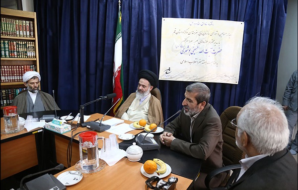نباید با تنگ‌نظری‌ها به علاقمندان هنر دینی دست رد بزنیم