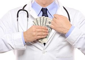 منبع مالی طرح تحول سلامت جیب مردم است/ شکار بیماران توسط برخی پزشکان در بیمارستان های دولتی