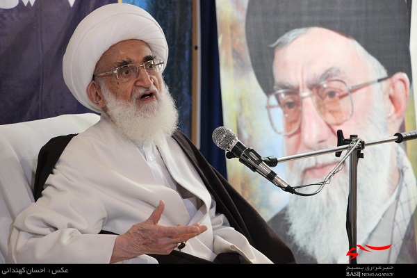 آمریکا و انگلیس از قدرت ایران هراس دارند/بهانه جویی آمریکا در فعالیت موشکی ایران