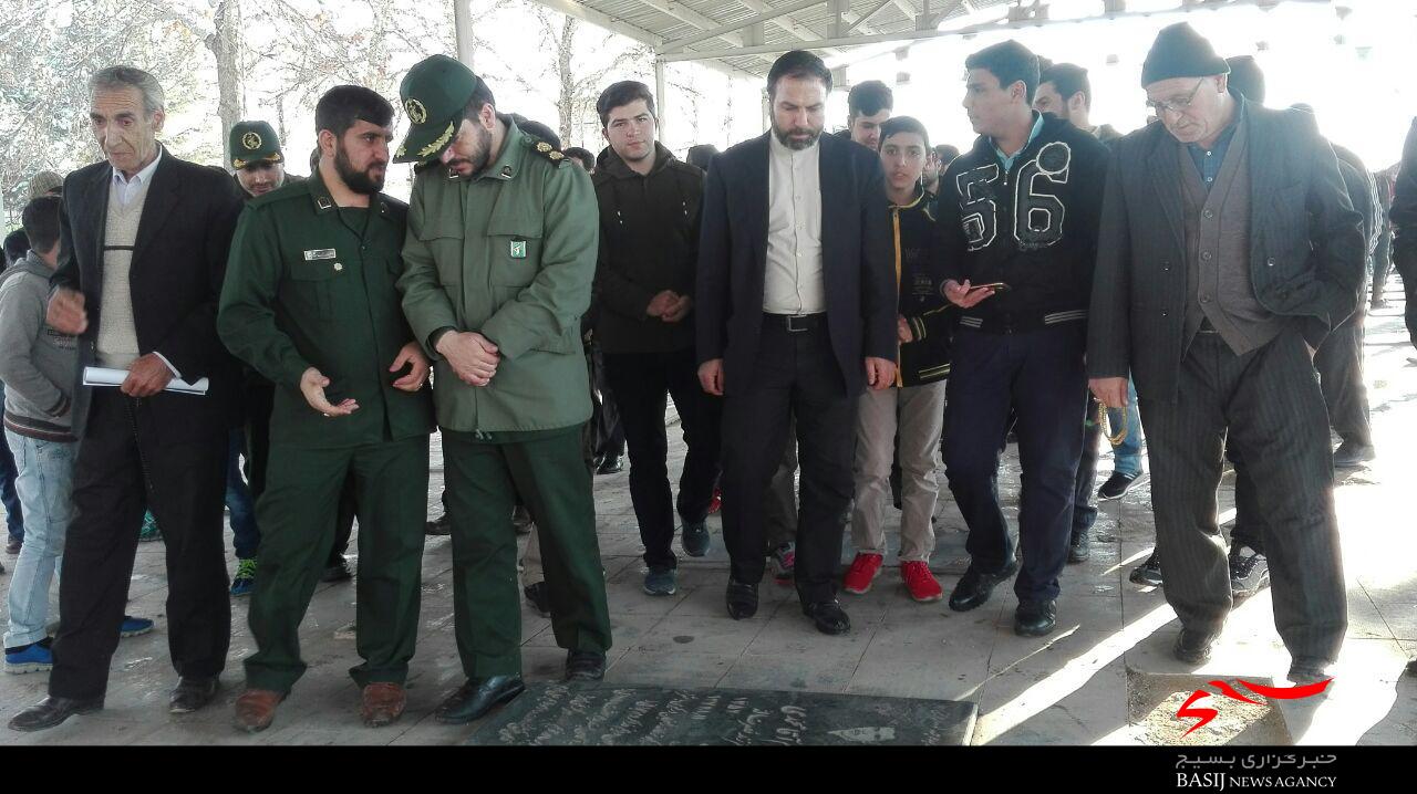 گلباران مزار شهدا در شهرستان نظرآباد