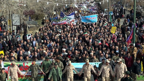 خروش مردم تاکستان در راهپیمایی 22 بهمن