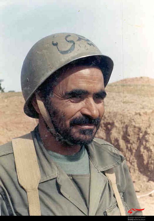 خاضعانه از دنیا گذشت وبه هل من ناصر ولی زمانش لبیک گفت
