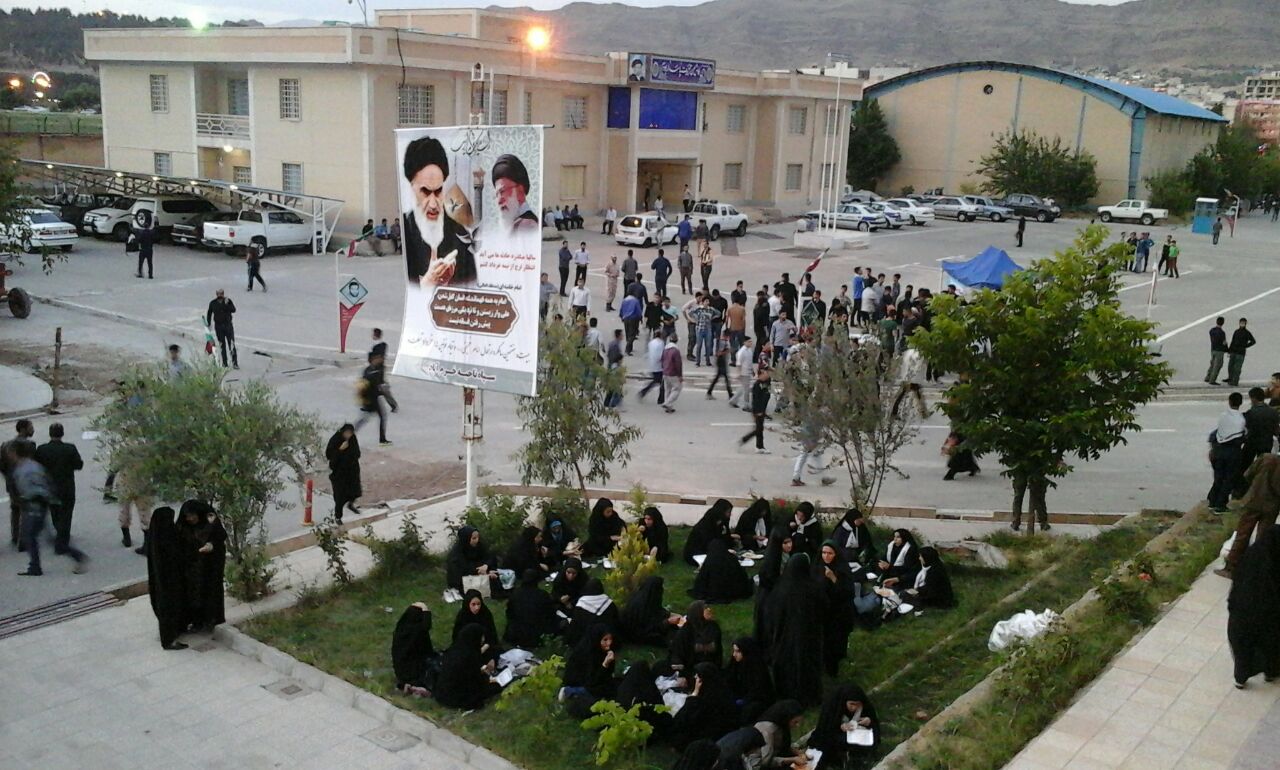 گزارش تصویری از اعزام مردم لرستان به مراسم سالگرد ارتحال امام(ره)