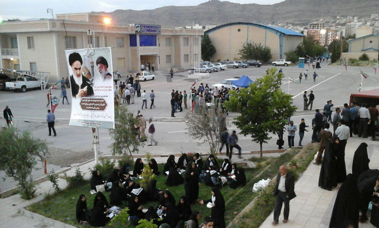 گزارش تصویری از اعزام مردم لرستان به مراسم سالگرد ارتحال امام(ره)