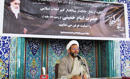 امام خمینی(ره) با سخنانش غرب را عاجز، شرق را متحیر و عربها را انگشت به دهان گذاشت