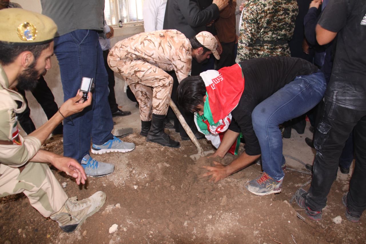 گزارش تصویری از تشیع پیکر شهید مدافع حرم در کوهدشت