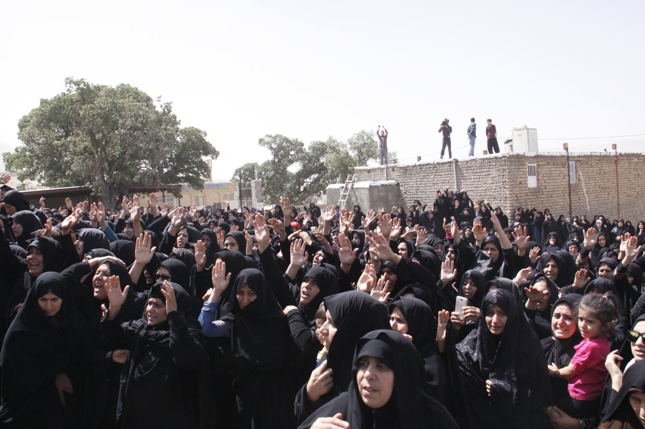 گزارش تصویری از تشیع پیکر شهید مدافع حرم در کوهدشت