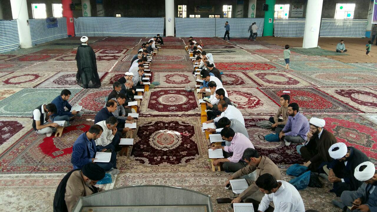 گزارش تصویری از محفل قرآنی پیش از نماز جمعه دلفان