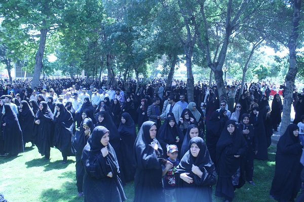 گزارش تصویری/مراسم تشییع همسر شهید بابایی در قزوین برگزار شد