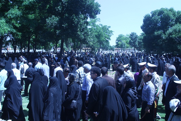 گزارش تصویری/مراسم تشییع همسر شهید بابایی در قزوین برگزار شد