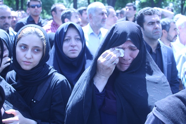 گزارش تصویری/مراسم تشییع همسر شهید بابایی در قزوین برگزار شد