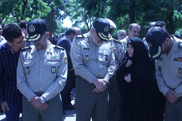 گزارش تصویری/مراسم تشییع همسر شهید بابایی در قزوین برگزار شد