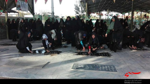 گلاب پاشی و عطرافشانی مزار شهدا شهرستان نظرآباد