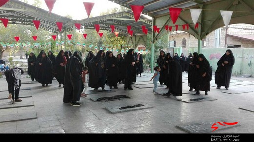 گلاب پاشی و عطرافشانی مزار شهدا شهرستان نظرآباد