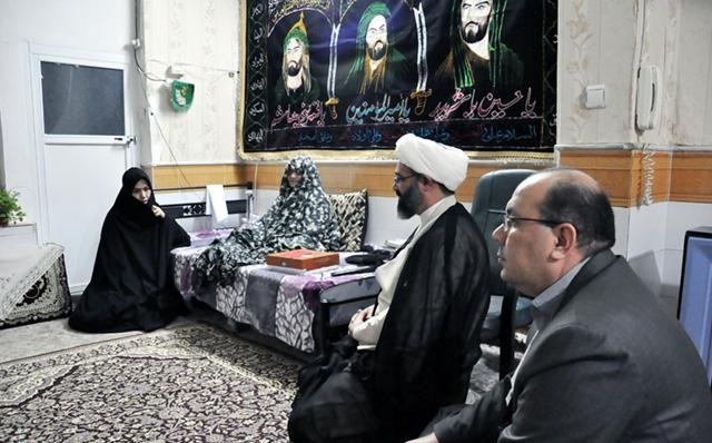سرکشی بسیج صدا و سیمای مرکز قم به خانواده شهدا